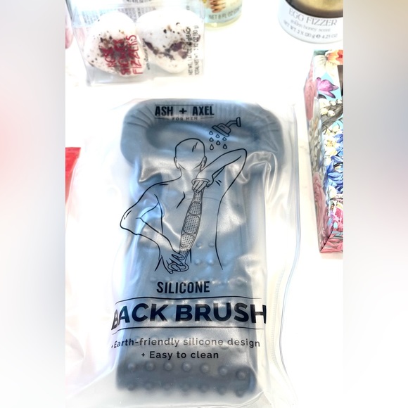 Bath Body Bundle Wash, Scrub & Soak - Picture 4 of 5